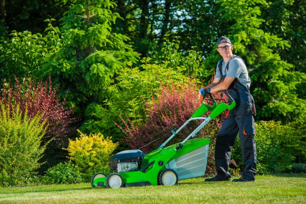 Yard Work Service in Fort Walton Beach